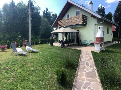 Gorica Verde - lakeside holiday home