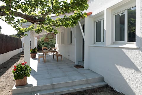 House 200 m from the beach