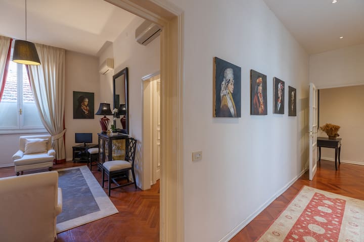 Cashmere apartment a stone’s throw from the Duomo gallery image 5