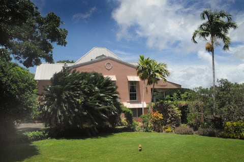 Mango Apartment - Small one bedroom with veranda