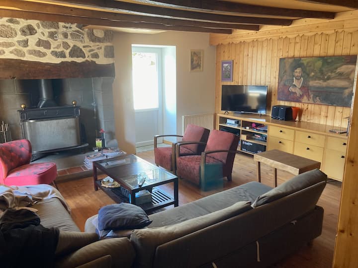 Agréable Maison De Ville Avec Cheminée ! - Cantal