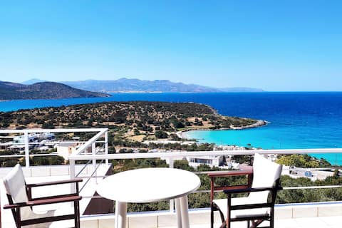 Popular Airbnb listing: Unique view studio in Istron of Agios Nikolaos in Δήμος Αγίου Νικολάου