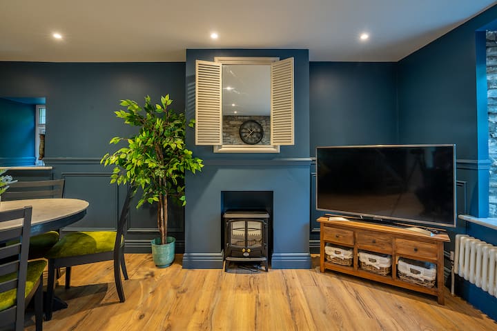 Luxury Restored 18th Century Gate House - Cork