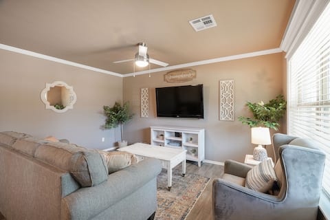 Claremore Cozy Cottage - Near Downtown