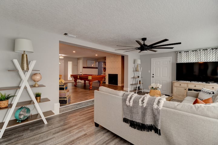 *Heated Pool And Hot Tub- 4bed/4bath Home - DeLand, FL