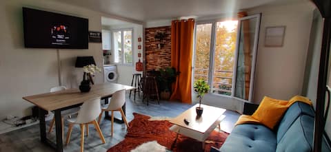 cozy and quiet bright apartment close to the metro