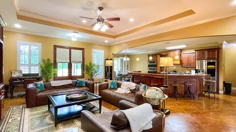 A spacious 4 bedroom home with a pool!