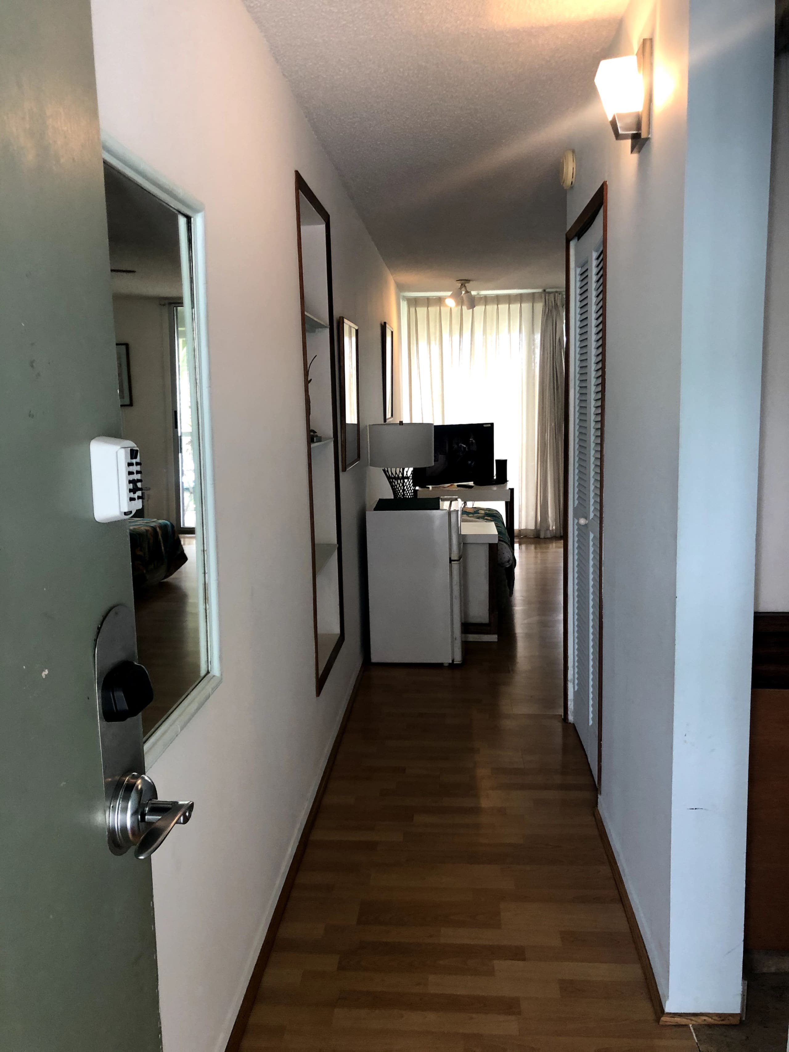 Condo in Kailua-Kona · ★4.73 · 1 bedroom · 3 beds · 1 shared bath - Image 5