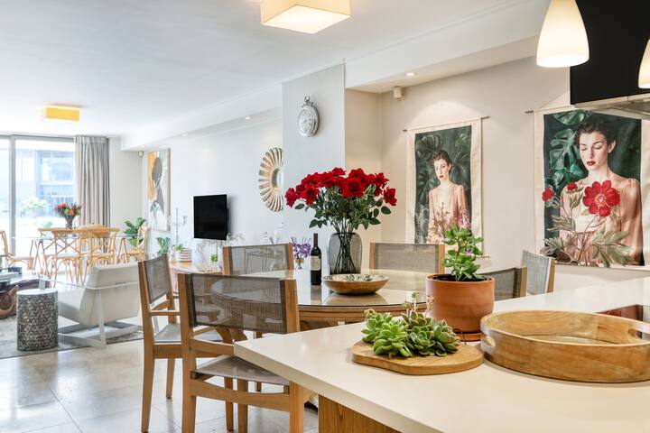 A magical home on the Cape Town Waterfront Canals gallery image 2