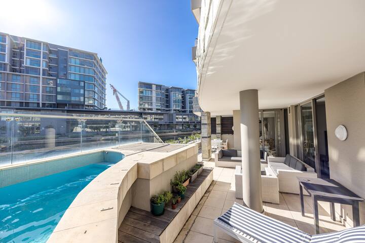 A magical home on the Cape Town Waterfront Canals gallery image 5