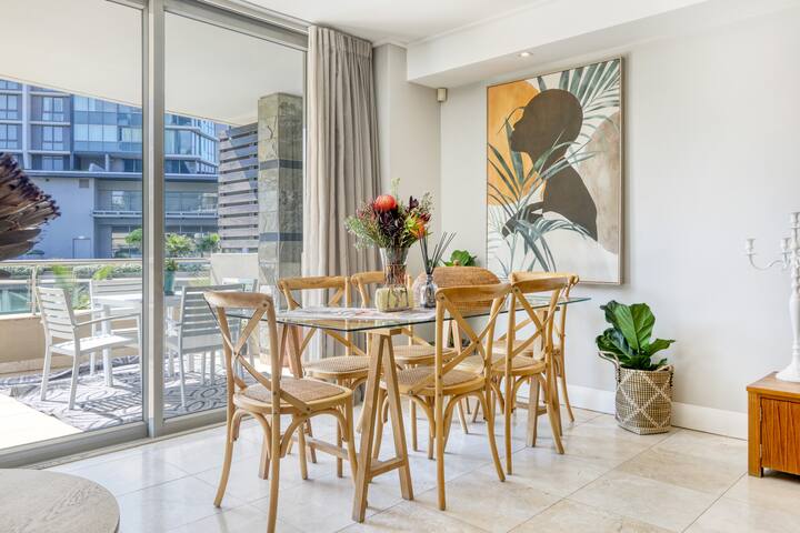 A magical home on the Cape Town Waterfront Canals gallery image 3