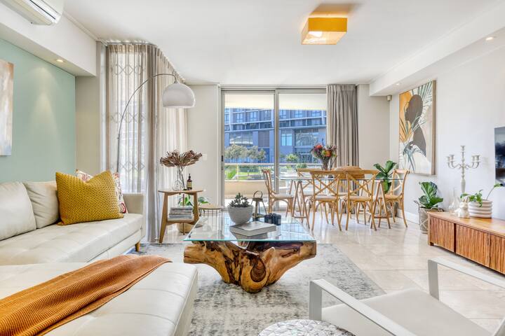 A magical home on the Cape Town Waterfront Canals