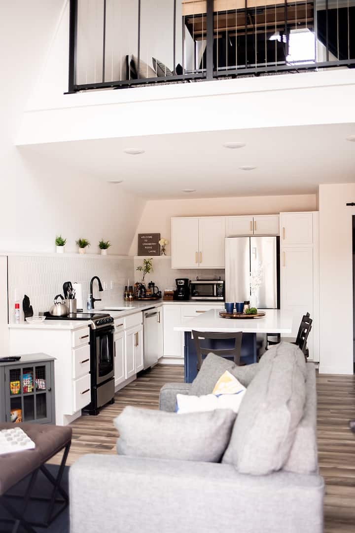 Ridge Point | Walk To Glen Arbor | Pet-friendly - Glen Arbor, MI