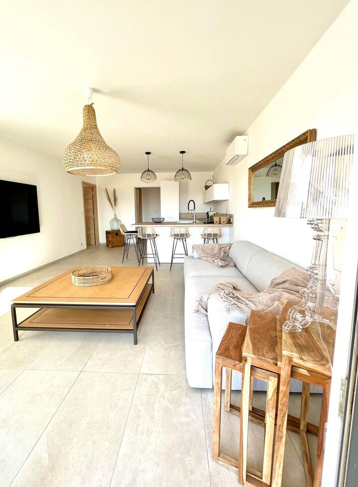 Bas De Villa Entre Ajaccio Et Porticcio - Córsega