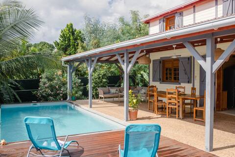 Villa + bungalow, piscine, superbe jardin tropical