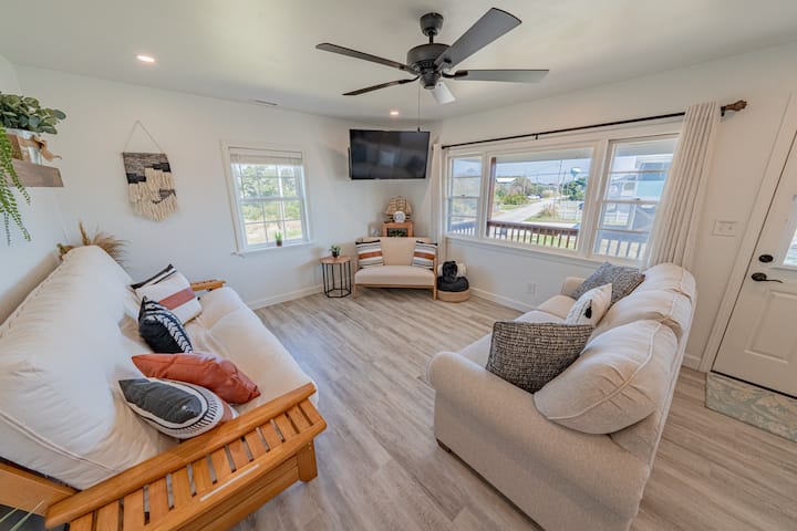 Sunset Cottage On The Pamlico Sound. - Outer Banks, NC
