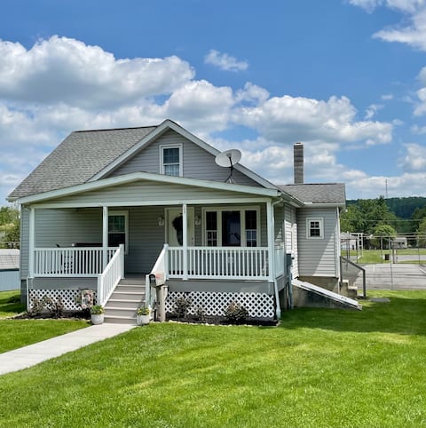 Cozy Bedford Park Retreat
