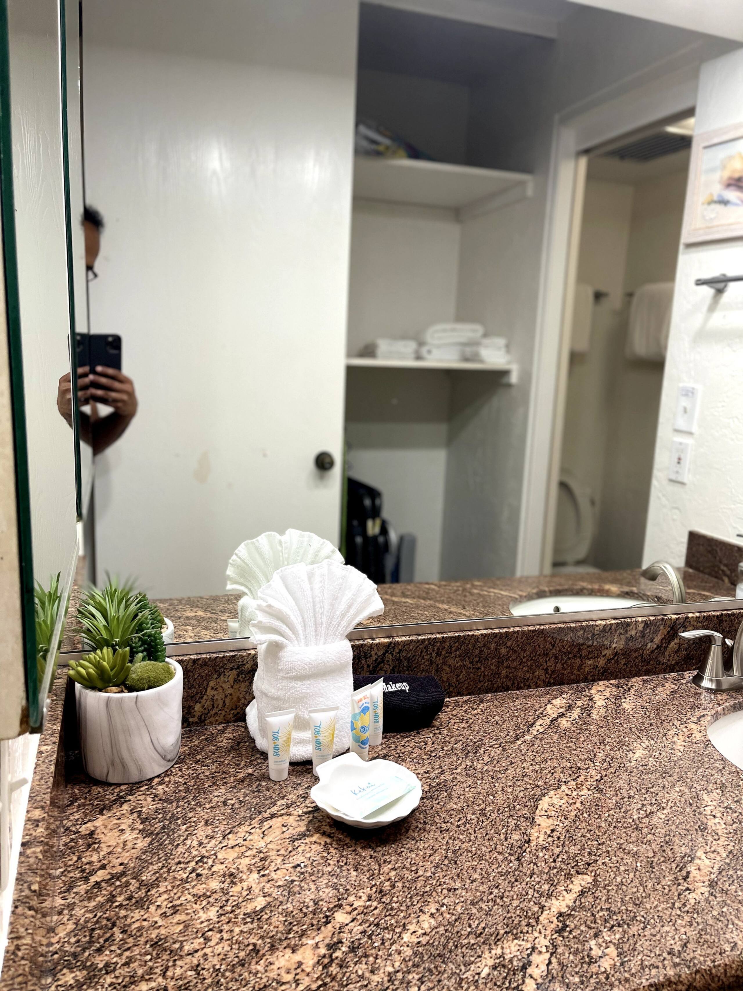 Condo in Lahaina · ★4.59 · 1 bedroom · 1 bed · 1 bath - Image 17