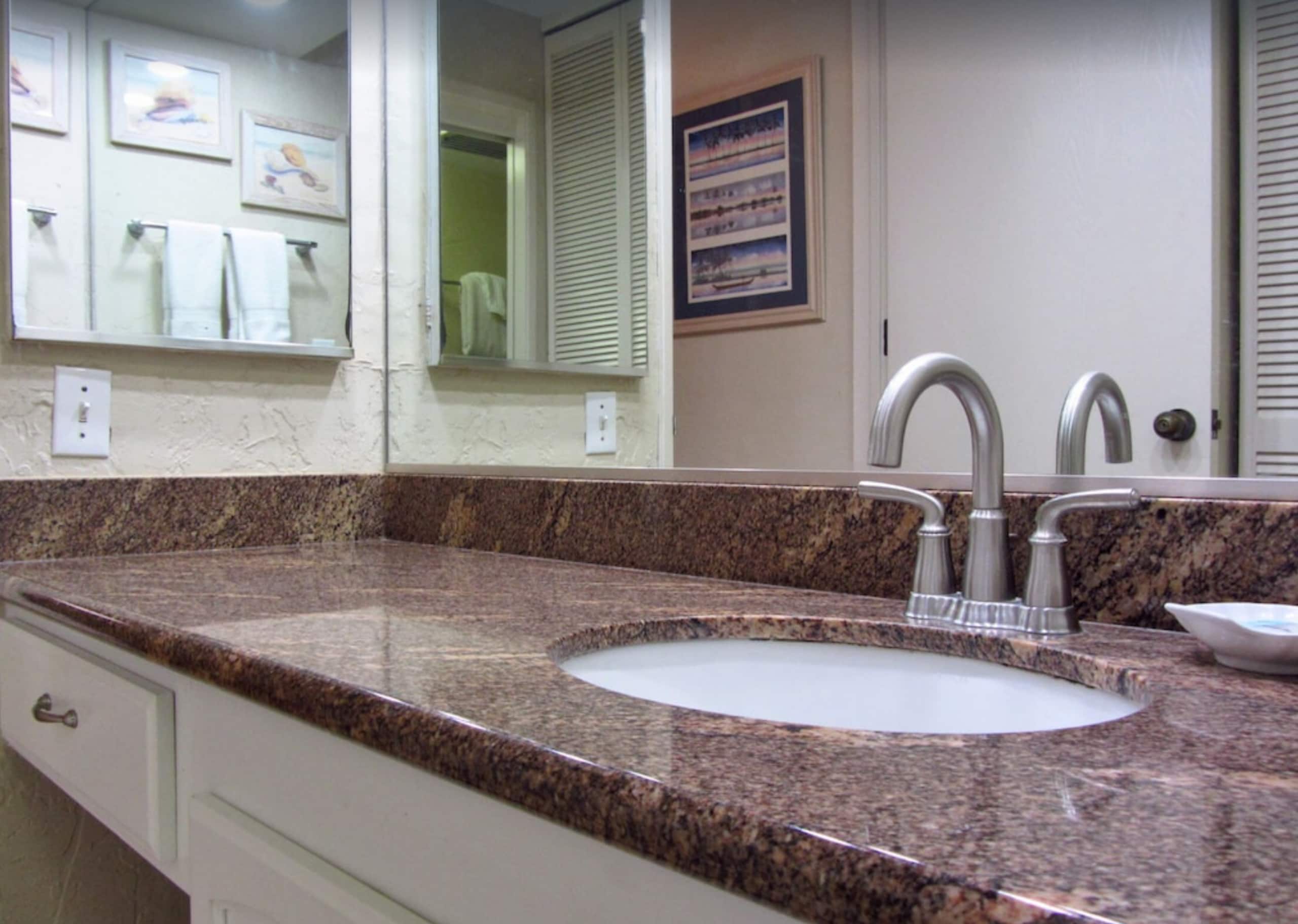 Condo in Lahaina · ★4.59 · 1 bedroom · 1 bed · 1 bath - Image 14