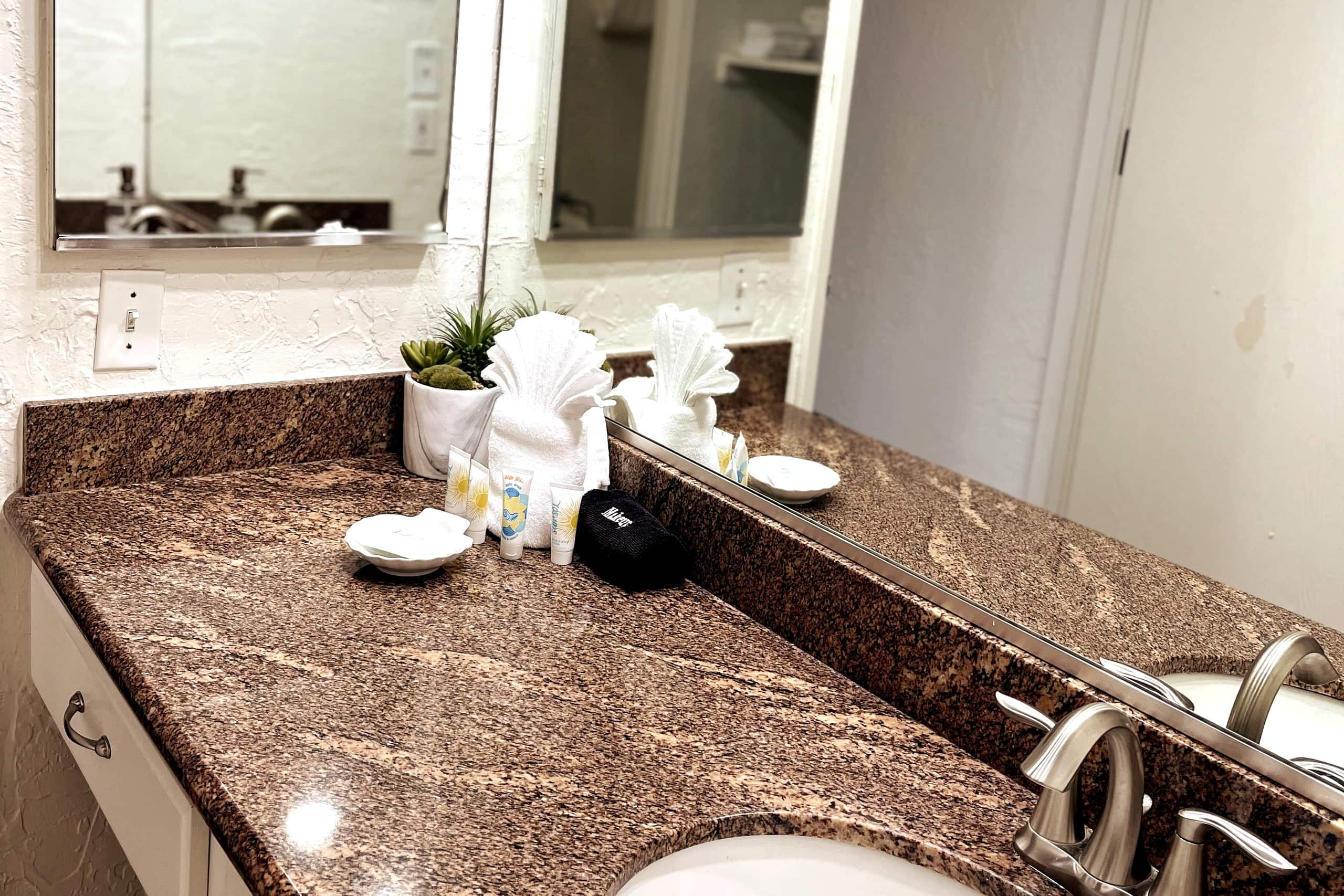Condo in Lahaina · ★4.59 · 1 bedroom · 1 bed · 1 bath - Image 16