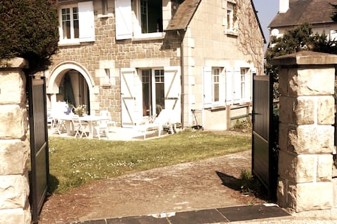 Lovely villa 30m from beach  garden south fireplace