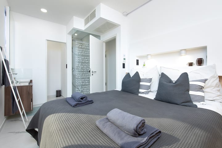 Dormitorio en el primer piso con su propio baño