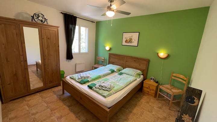 Спалня за гости 2 - 1 - ви етаж