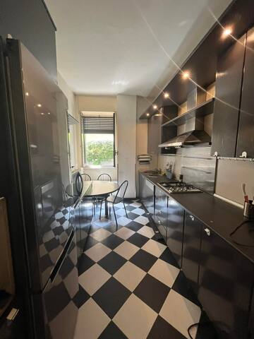 Centrale apartment for 9 Pergolesi 29 gallery image 2