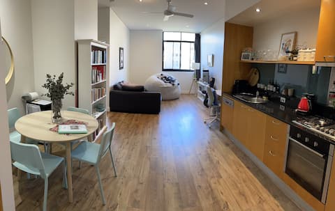 Popular Airbnb listing: Modern bright apartment on the doorstep of Sydney in Glebe