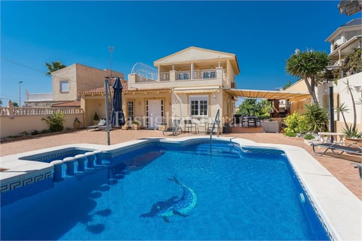 Trevlig Villa Med Egen Pool - Torrevieja