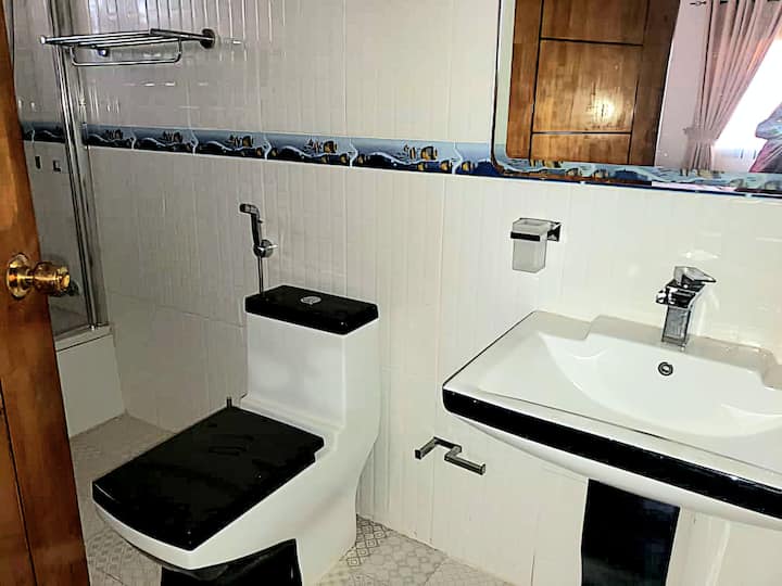 Elegant 2 Bedrooms Suite - Liberia