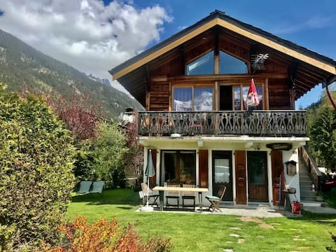 Top Airbnb: Rare garden apartment facing Mont Blanc à Haute Savoie