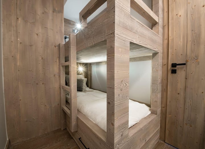 Spálňa s jednou poschodovou posteľou 