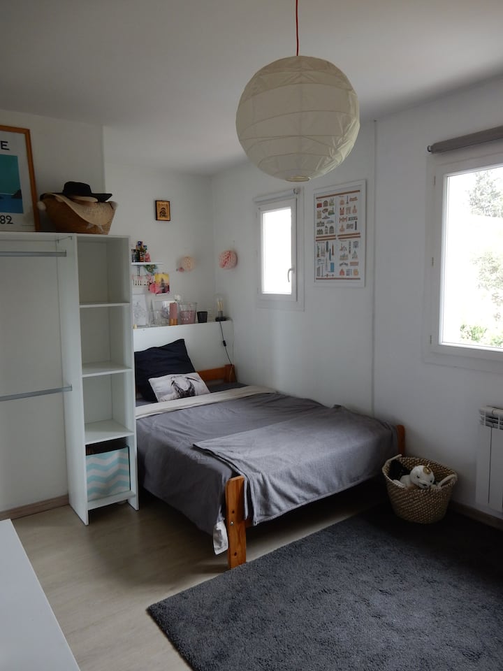 חדר שינה 2 בצד הגינה - קומה 1