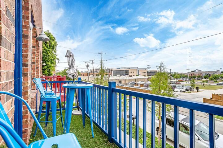 New Luxury 2000 SF Townhome in S. MAIN AREA gallery image 5