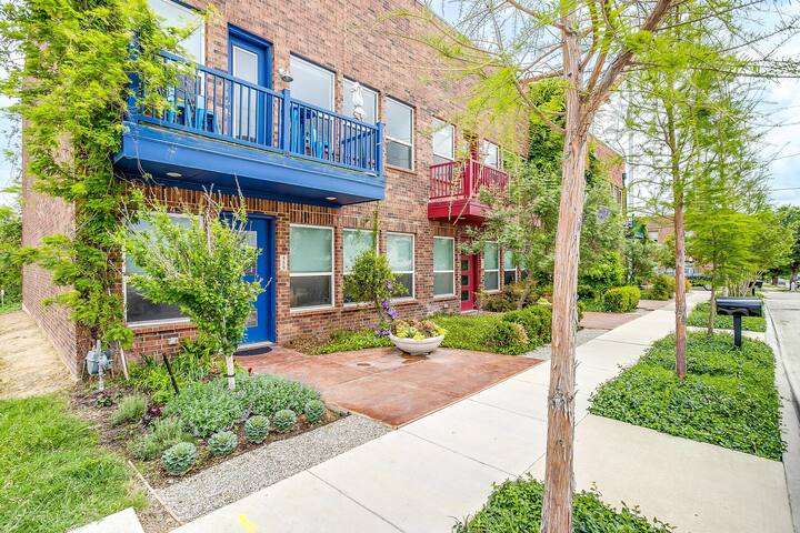 New Luxury 2000 SF Townhome in S. MAIN AREA gallery image 4