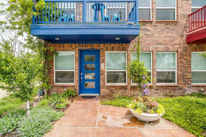 New Luxury 2000 SF Townhome in S. MAIN AREA gallery image 3