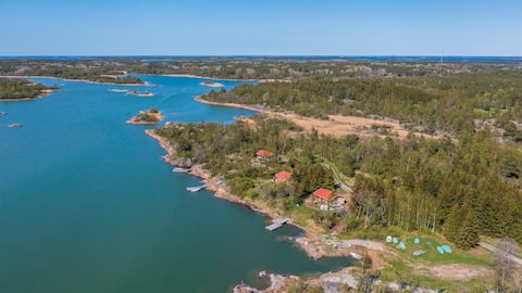 Cabin 48 by the sea with air conditioning