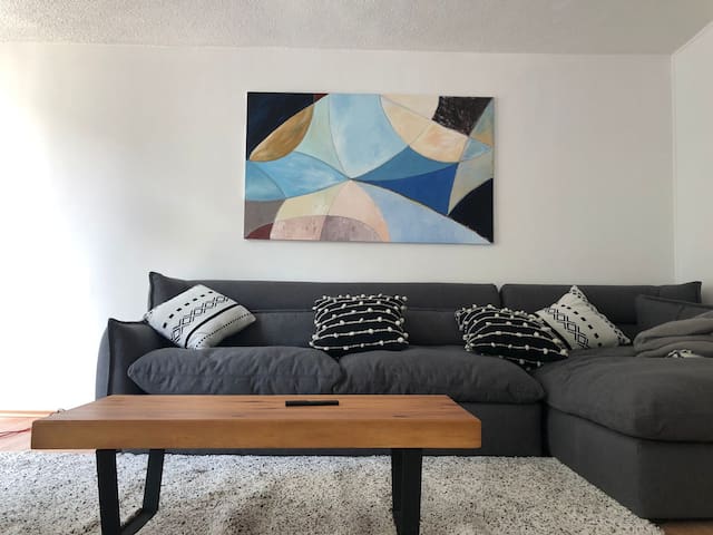 2 Apts in the same building 5Br gallery image 4