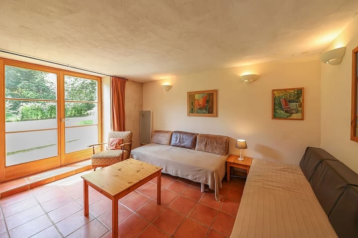 Всекидневна с 2 разтегателни дивана на 1 място от gîte Mirabelle - Domaine de Marmonfosse