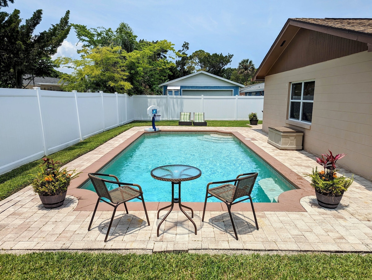 Daytona Delight! Private Pool! Beach Close By! - Guest suites for Rent in  South Daytona, Florida, United States - Airbnb