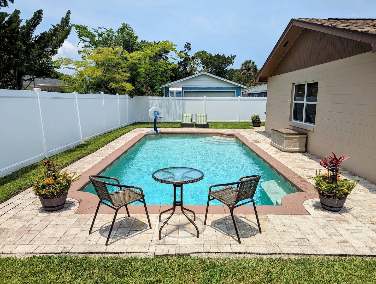 Daytona Delight! Private Pool! Beach Close By!