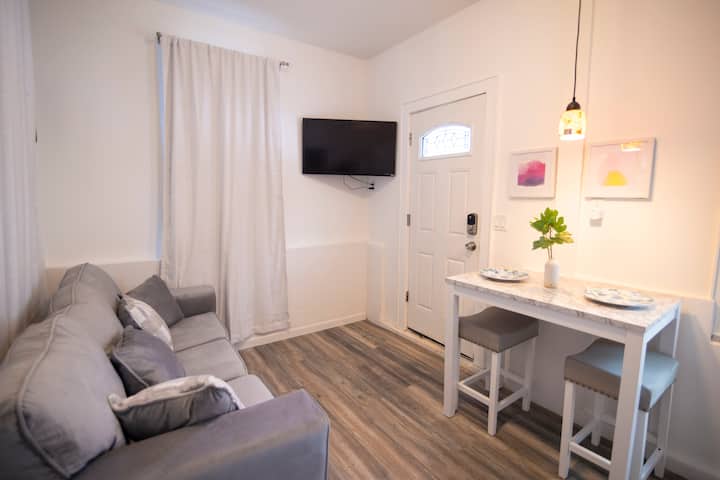 Lovely 1 Bedroom Apt With Patio By Yankee Stadium - Bronx, NY
