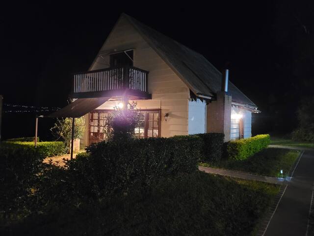 Firefly – Full Resort – House, Cottage and Grounds gallery image 4