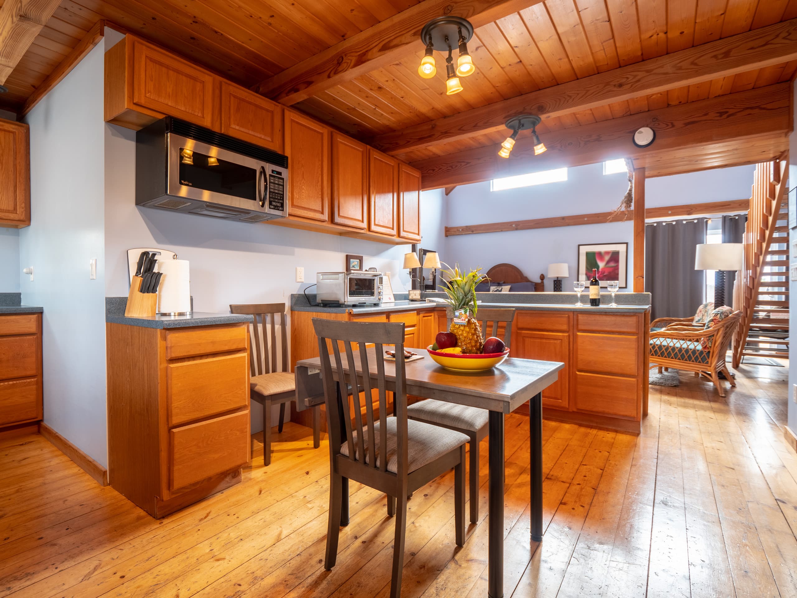 Stunning Views, Great Location in a Private Studio - Photo 6
