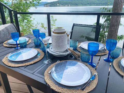 Beautiful lakefront home away from home.