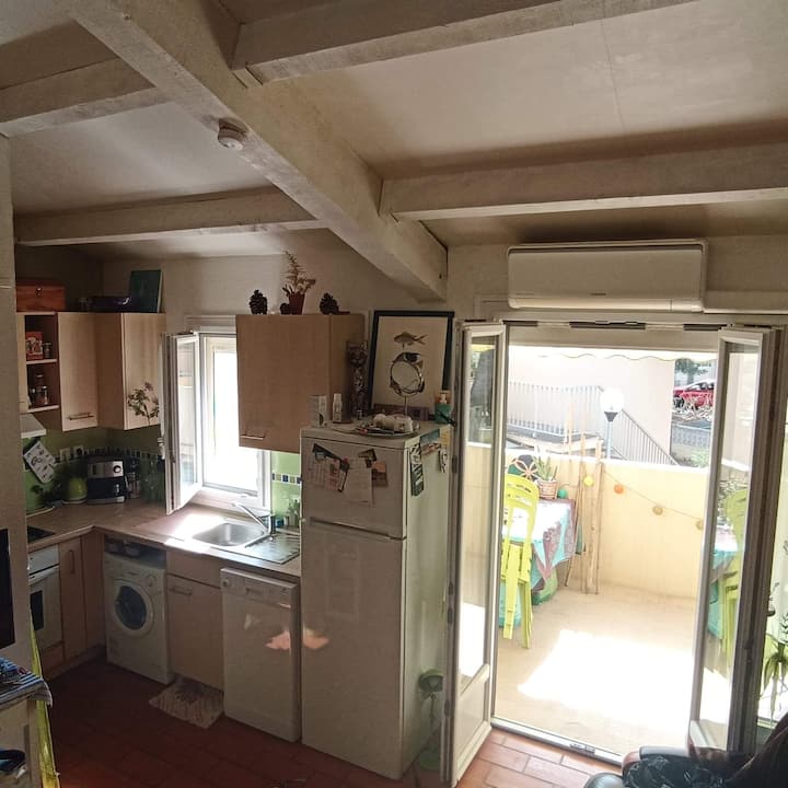 Joli Appartement Mezzan Terrasse 150m De La Plage - Gruissan
