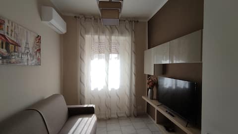 Popular Airbnb listing: Oikos Arethusa with Balcony Overlooking the Sea in Siracusa