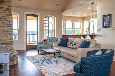Popular Airbnb listing: Lake Travis Waterfront Home w/Private Boat Dock in Lakeway