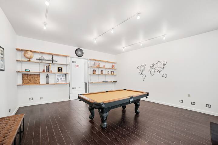 Fun & Spacious 4BD/2BA | Pool Table, Arcade, Games